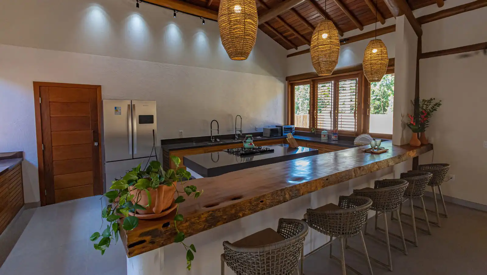 aluguel-de-casa-para-temporada-em-trancoso-cozinha-completa-jurenik-turismo